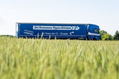 Logistik mit Verantwortung Spedition Jachmann in Mettmann und Barchfeld LKW der Spedition Jachmann